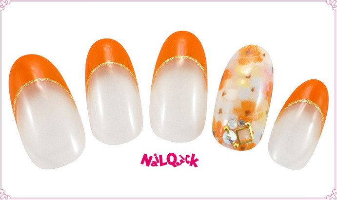 花柄がポイントのオレンジフレンチネイル ネイルサロンならネイルクイック Nail Quick