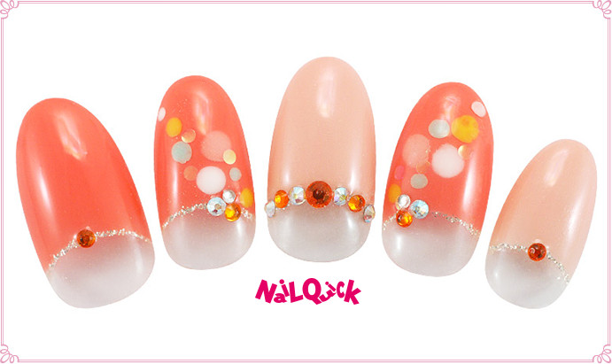 水玉がかわいい逆フレンチネイル ネイルサロンならネイルクイック Nail Quick